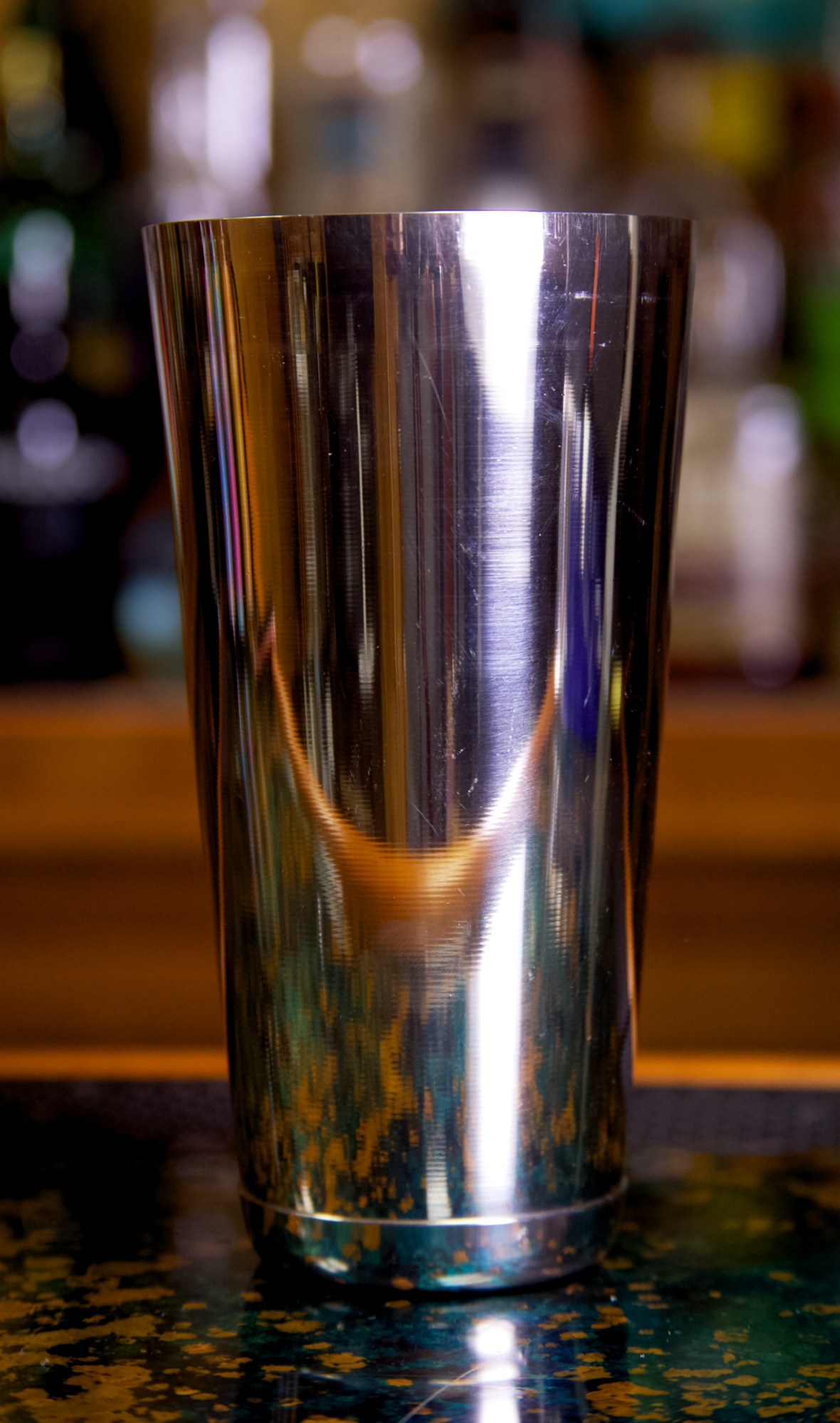 KITESSENSU Boston Cocktail Shaker Set, 4-Piece Boston Shaker Tins Bartender  Kit with 18oz & 28oz Mixed Drink Shaker, Hawthorne Strainer, Double  Measuring Jigger, Cocktail Recipe Cards Included 